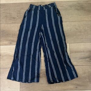 Hollister Navy striped capri wide leg (gaucho like)